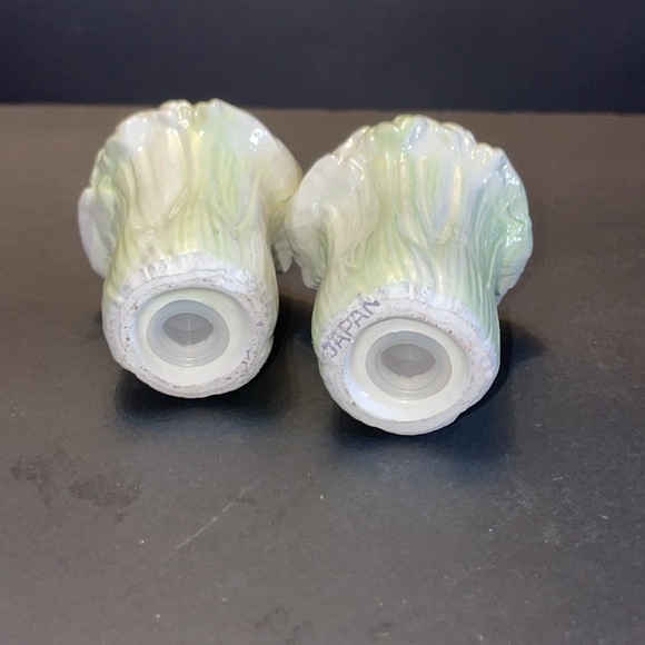 Vintage Salt & Pepper Shakers Japan Green Celery Ceramic Collectible - Picture 6 of 7
